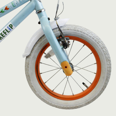 14.27 - BikeFlip, 14 inch fiets, blauwe fiets, terugtraprem, handrem, geen versnellingen, kabelslot, kinderfiets