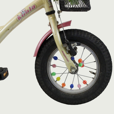 12.42 - BikeFlip, kinderfiets, 12 inch, gouden fiets, bloemenmandje, terugtraprem, handrem, geen versnellingen, kabelslot