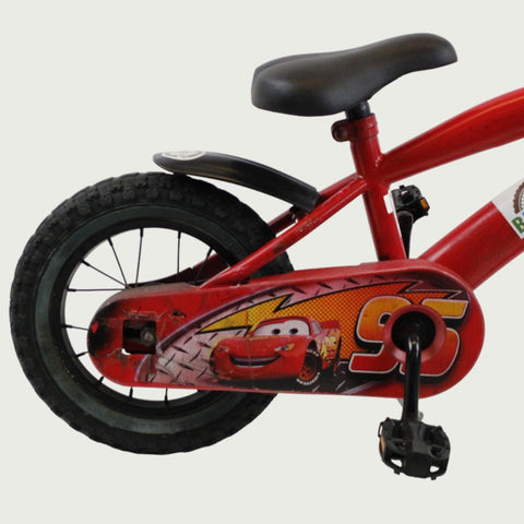 12.80 - BikeFlip, 12 inch kinderfiets, rode fiets, Cars thema, terugtraprem, handrem, kabelslot, stoer, avontuurlijk
