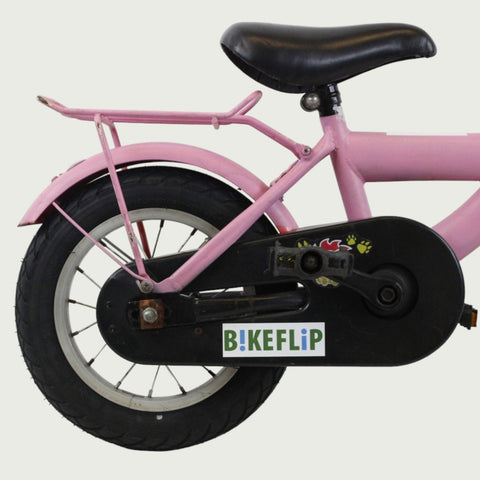 12.44 - BikeFlip, kinderfiets, 12 inch, roze fiets, terugtraprem, handrem, geen versnellingen, kabelslot, zijwieltjes