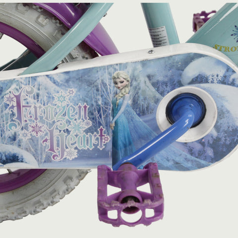 12.102 - BikeFlip, 12 inch kinderfiets, kleine ijsprinsessen, veelkleurig Frozen thema, mandje aan de voorkant