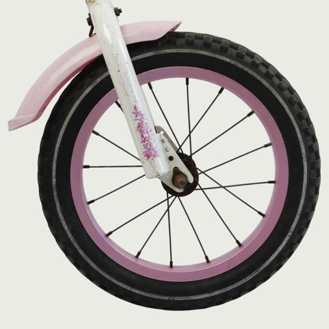 14.23 , BikeFlip - 14 inch fiets, witte fiets, roze velgen en zadel, terugtraprem, geen versnellingen, kabelslot