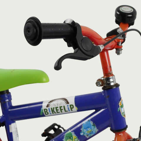 12.83 - BikeFlip, 12 inch kinderfiets, blauwe fiets, terugtraprem, handrem, geen versnellingen, kabelslot, vrolijk, kleurrijk