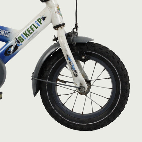 BikeFlip, 12.107, corvino fiets, blauw wit fiets, 12 inch kinderfiets, terugtraprem en handrem, geen versnellingen, kabelslot