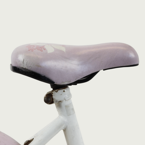 14.7 - BikeFlip, 14 inch fiets, vrolijke witte fiets, terugtraprem, geen versnellingen, kabelslot, verlichting