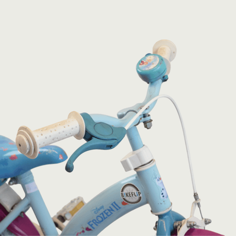 12.167 - BikeFlip, 12 inch Frozen fiets, blauwe fiets, kinderfiets, terugtraprem, handrem, zijwieltjes, kettingkast
