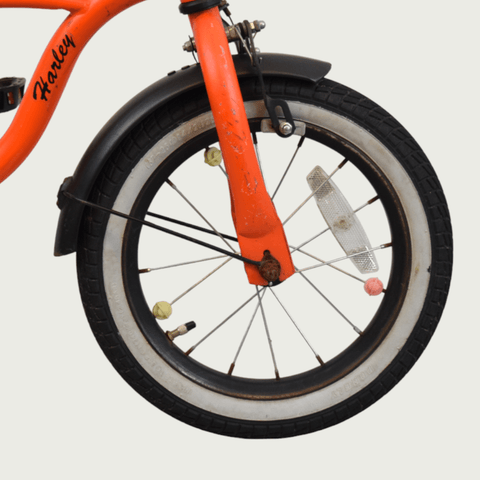 14.38 - BikeFlip, 14 inch fiets, oranje fiets, terugtraprem en handrem, geen versnellingen, kabelslot, verlichting