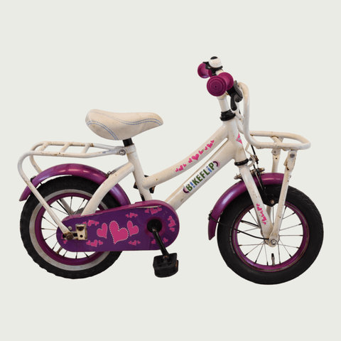 12.172 - BikeFlip, 12 inch, kinderfiets, witte fiets, terugtraprem, geen versnellingen, kabelslot, hart thema kinderfiets