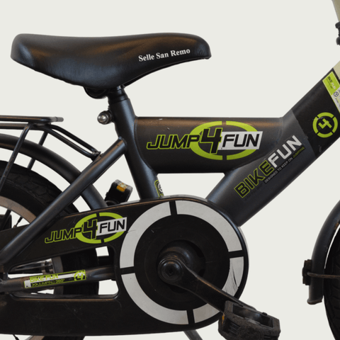 12.176 - BikeFlip, kinderfiets, 12 inch fiets, veelkleurige fiets, terugtraprem, handrem, kabelslot, kinderfiets veelkleurig
