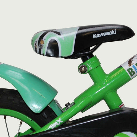 12.37 - BikeFlip, Kawasaki fiets, 12 inch, fiets, wit groen zwart fiets, terugtraprem, handrem, zijwieltjes, stoer