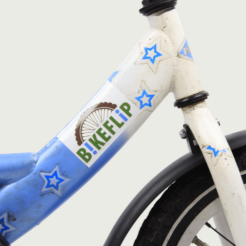 14.12 - BikeFlip, 14 inch kinderfiets, blauw wit fiets, terugtraprem, kabelslot, geen versnellingen, stoer, Popal merk