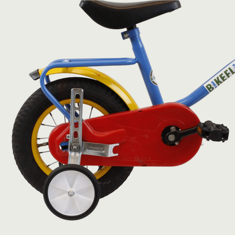 12.52 - BikeFlip, kinderfiets, 12 inch, blauw, rood, geel, hoog stuur, hoog zadel, terugtraprem, kabelslot, zijwieltjes