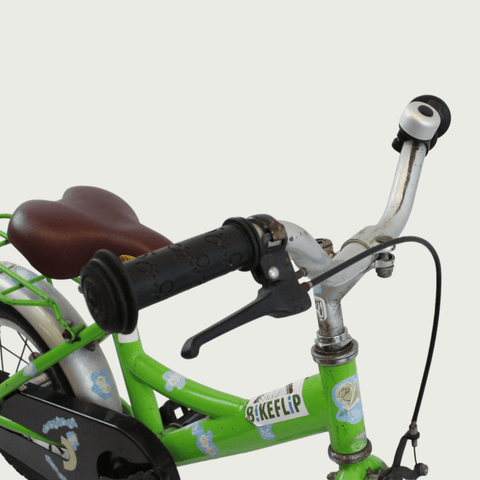 12.6 - BikeFlip, kinderfiets, 12 inch, groene fiets, terugtraprem, handrem, zijwieltjes, kabelslot, stevig, lichtgewicht