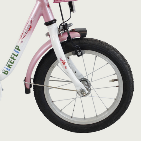 14.32 - BikeFlip , 14 inch fiets, mandje voorop, terugtraprem en handrem, geen versnellingen, kabelslot, roze kinderfiets