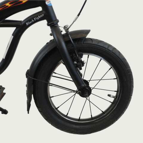 14.10 - BikeFlip, 14 inch kinderfiets, zwart, vlammen design, terugtraprem, handrem, kabelslot, stoer,  geen versnellingen