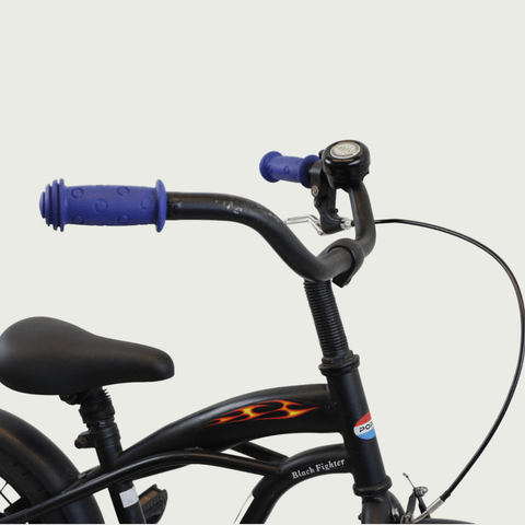 14.10 - BikeFlip, 14 inch kinderfiets, zwart, vlammen design, terugtraprem, handrem, kabelslot, stoer,  geen versnellingen