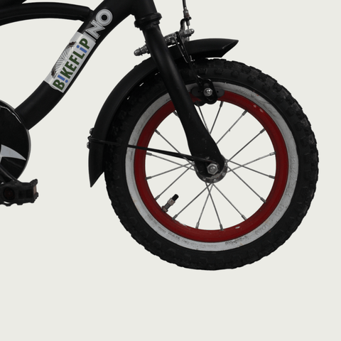 12.85 - BikeFlip, 12 inch kinderfiets, zwarte cruiser, lichtgevende rode velgen, terugtraprem, handrem, kabelslot, stoer