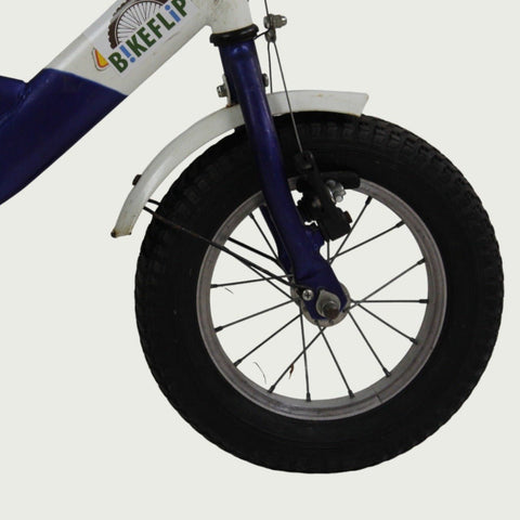 12.87 - BikeFlip, 12 inch kinderfiets, paars en wit fiets, terugtraprem, handrem, geen versnellingen, kabelslot, stoer