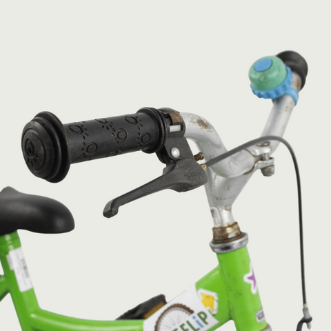 12.53 - BikeFlip, kinderfiets, 12 inch, groene fiets, avontuurlijk design, terugtraprem, handrem, kabelslot, lichtgewicht