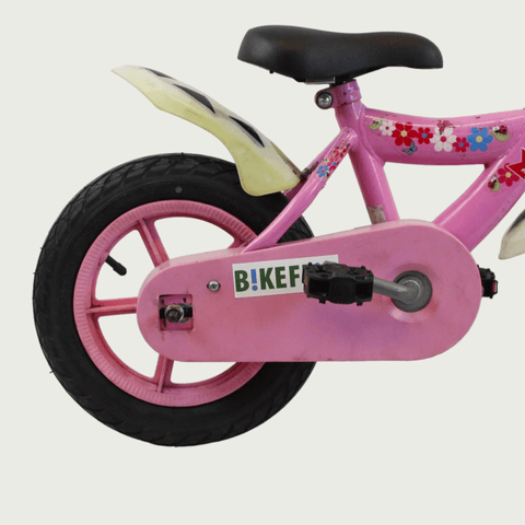 12.152 - BikeFlip, 12 inch kinderfiets, roze fiets, bloemenstickers, avontuurlijke fiets, terugtraprem, handrem, kabelslot