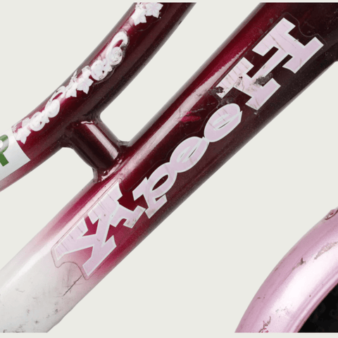 12.3 - BikeFlip, 12 inch roze kinderfiets, kleurrijk design, terugtraprem, handrem, kabelslot, optionele zijwieltjes