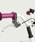 16.10 - BikeFlip, 16 inch fiets, witte en paarse fiets, terugtraprem en handrem, geen versnellingen, kabelslot, verlichting
