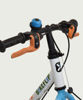 14.35 - BikeFlip 14 inch fiets, witte B-Twin kinderfiets, handremmen, geen versnellingen, kabelslot, beren kettingbeschermer.