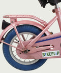 12.144 - BikeFlip, 12 inch kinderfiets, roze vintage fiets, Frozen mandje, coole kinderfiets, terugtraprem, handrem, ringslot