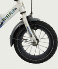 BikeFlip, 12.107, corvino fiets, blauw wit fiets, 12 inch kinderfiets, terugtraprem en handrem, geen versnellingen, kabelslot