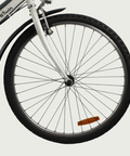 26.13 - BikeFlip, 26 inch sportfiets, derailleur, handremmen, kabelslot, vaste verlichting, wit fiets
