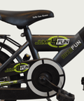 12.176 - BikeFlip, kinderfiets, 12 inch fiets, veelkleurige fiets, terugtraprem, handrem, kabelslot, kinderfiets veelkleurig