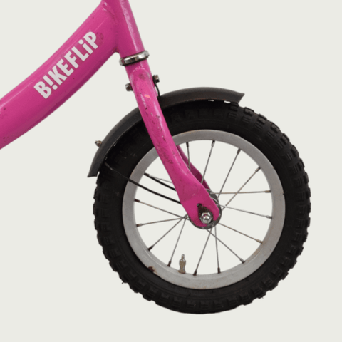 12.174 - BikeFlip, , kinderfiets, 12 inch fiets, roze fiets, terugtraprem, handrem, kabelslot, geen versnellingen