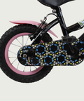 12.126 - BikeFlip, 12 inch kinderfiets, Frieda fiets, zwart roze kinderfiets, bloemetjes fiets, terugtraprem, handrem,