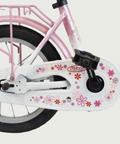14.32 - BikeFlip , 14 inch fiets, mandje voorop, terugtraprem en handrem, geen versnellingen, kabelslot, roze kinderfiets
