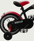 12.158 - BikeFlip. 12 inch kinderfiets, zwarte fiets, rode accenten, terugtraprem, handrem, achterrekje, zijwieltjes