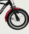 12.158 - BikeFlip. 12 inch kinderfiets, zwarte fiets, rode accenten, terugtraprem, handrem, achterrekje, zijwieltjes