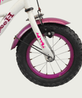 12.133 - BikeFlip, 12 inch kinderfiets, witte kinderfiets, paarse kinderfiets, hartjes fiets, handremmen, zijwieltjes