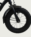 12.154 - BikeFlip, 12 inch kinderfiets, zwarte fiets, elegante fiets, terugtraprem, handrem, kabelslot, zijwieltjes